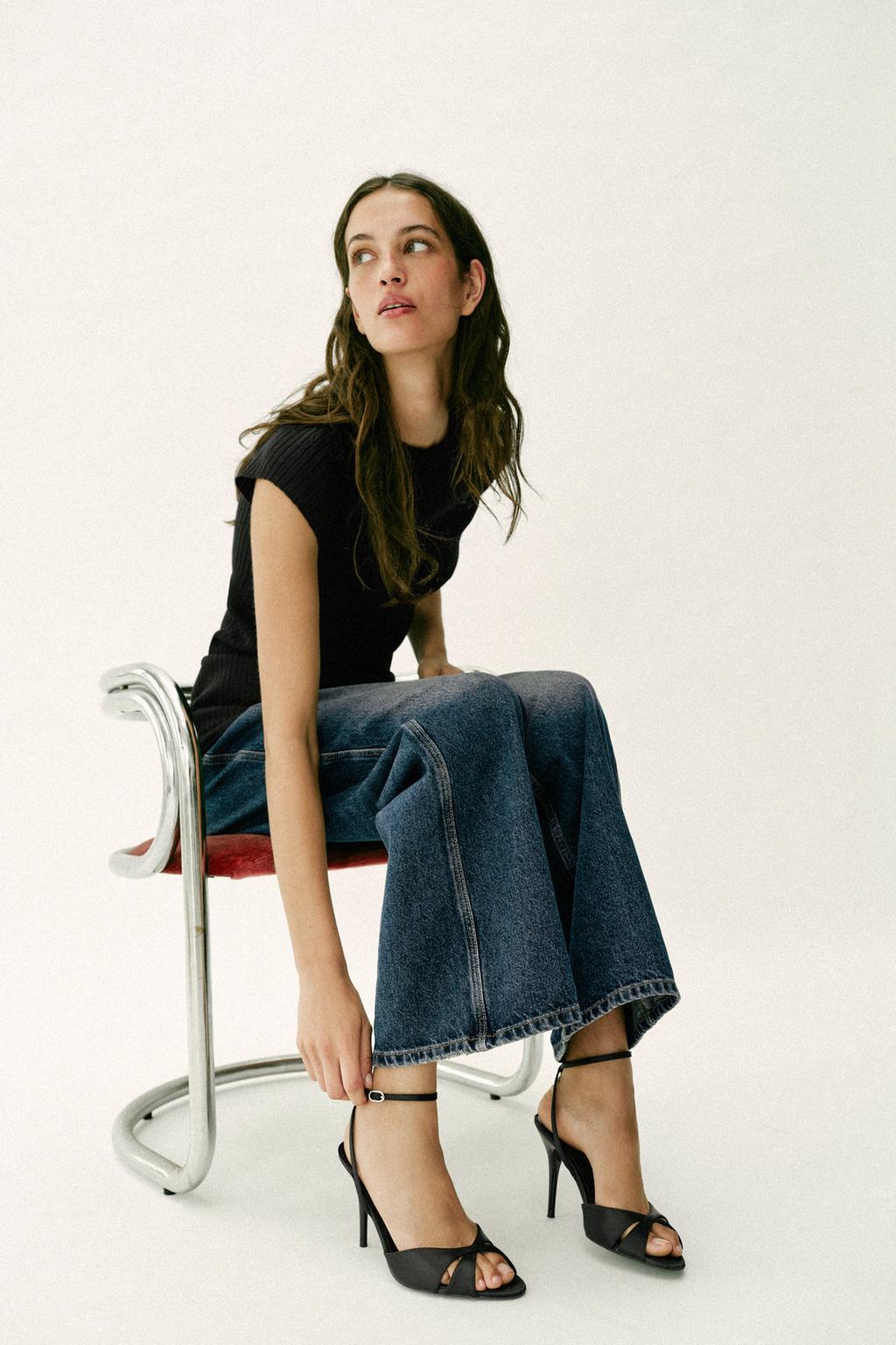 АТЛАСНЫЕ БОСОНОЖКИ НА КАБЛУКЕ