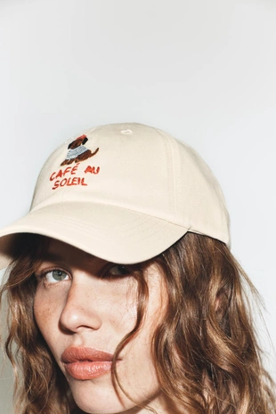 Кепка с вышивкой таксы- Заказать в России