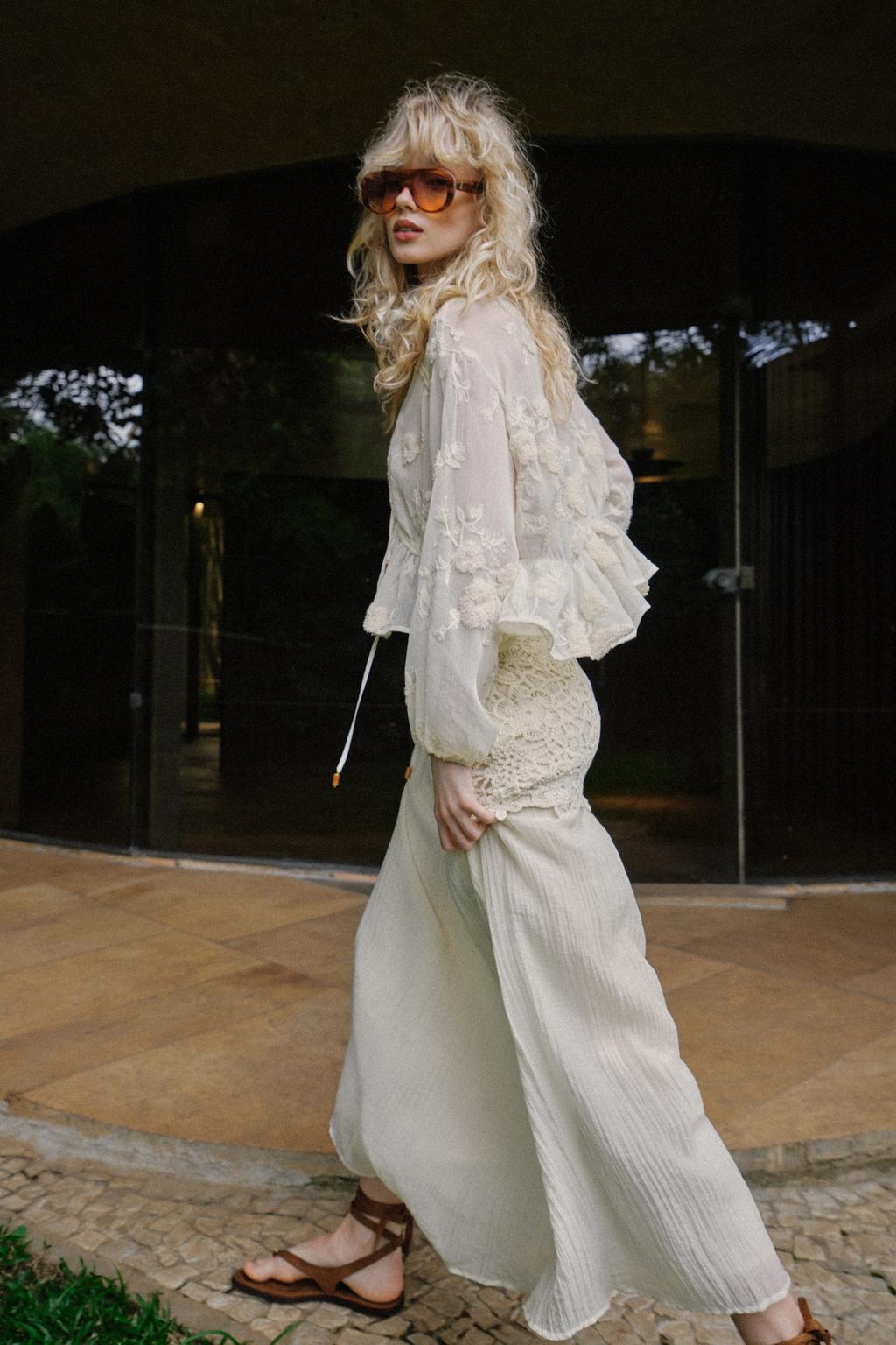 ПОЛУПРОЗРАЧНАЯ БЛУЗА С ВЫШИВКОЙ