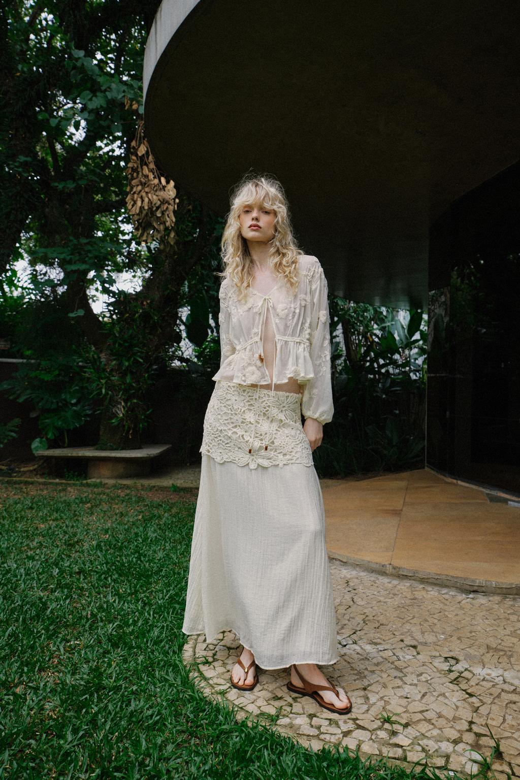 ПОЛУПРОЗРАЧНАЯ БЛУЗА С ВЫШИВКОЙ