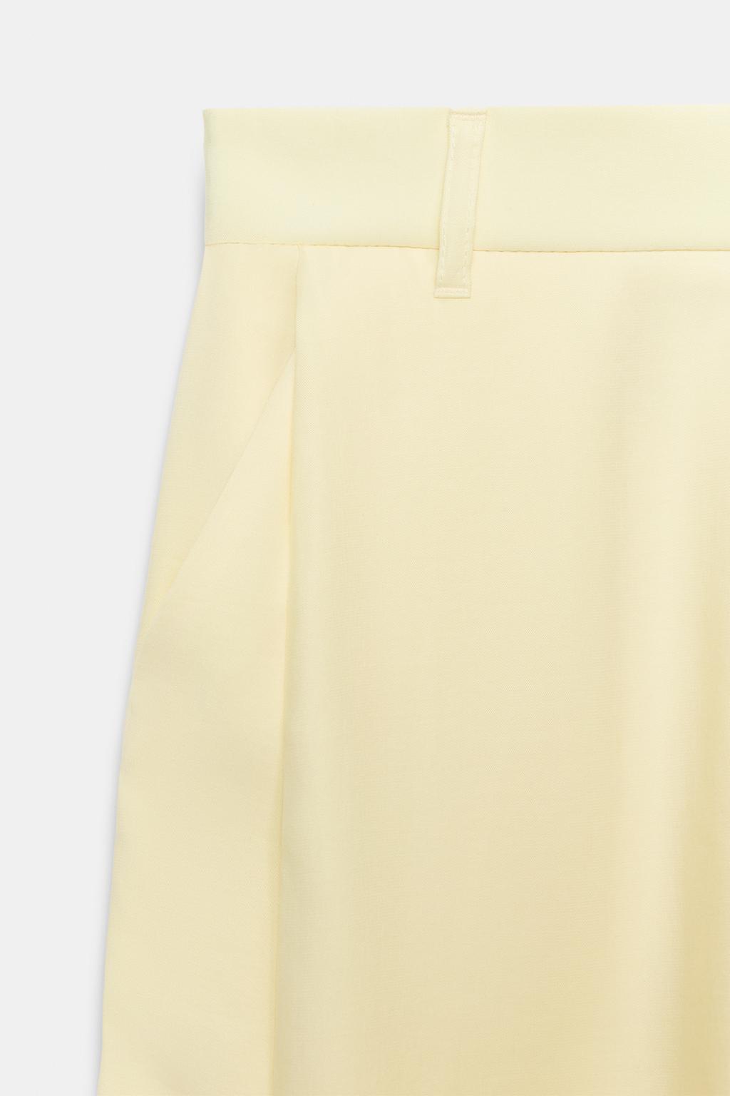 СТРУЯЩИЕСЯ БРЮКИ СО СКЛАДКАМИ