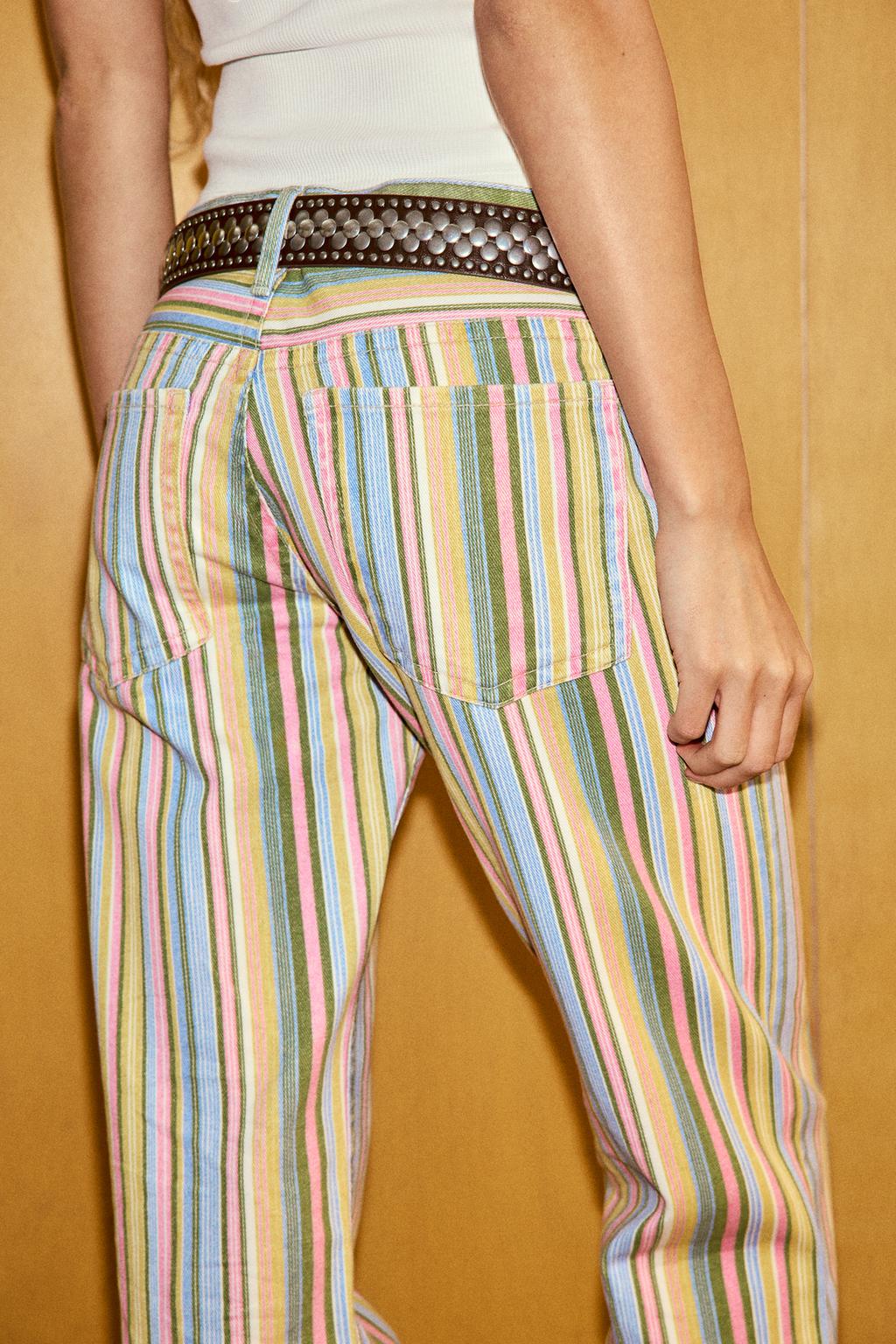 РЕМЕНЬ ИЗ ИСКУССТВЕННОЙ КОЖИ С ЗАКЛЕПКАМИ