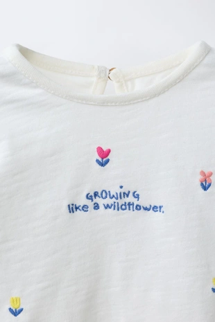 Футболка с цветочной вышивкой- Заказать в России