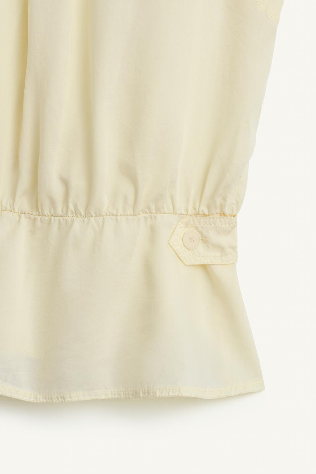 Топ с v-образным вырезом