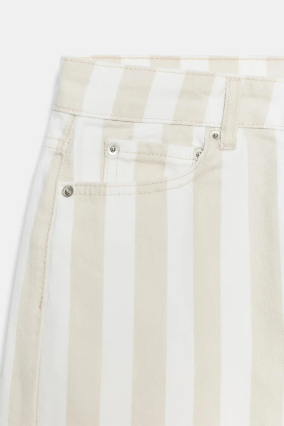 ЗАУЖЕННЫЕ ДЖИНСЫ В ПОЛОСКУ СО СРЕДНЕЙ ПОСАДКОЙ — коллекция Zara «ZW»