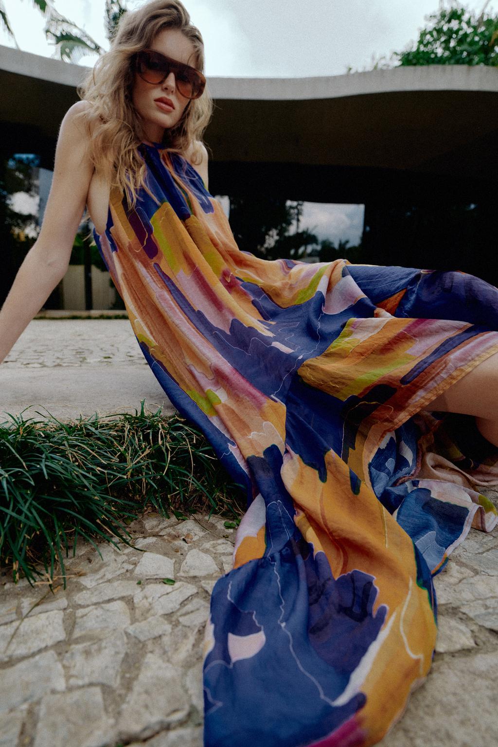 ПЛАТЬЕ С АСИММЕТРИЧНЫМ НИЗОМ И ПРИНТОМ