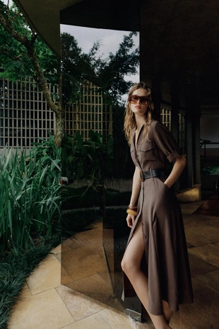 Платье-рубашка свободного кроя с поясом- Заказать в России