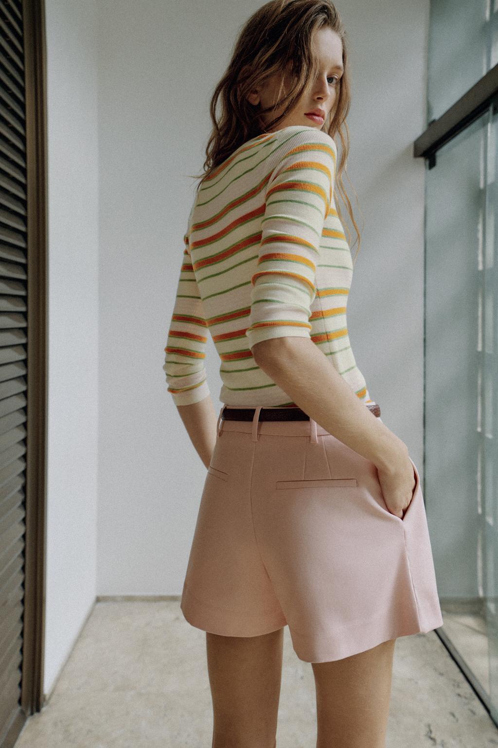 БЕРМУДЫ С ЗАЩИПАМИ И РЕМНЕМ