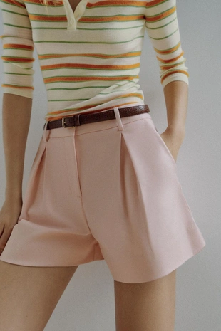 Бермуды с защипами и ремнем- Заказать в России