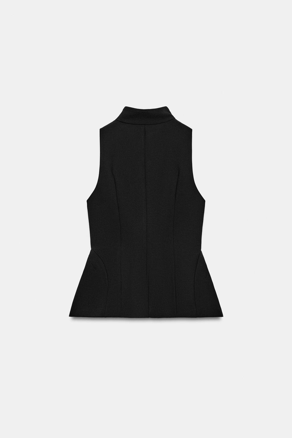 ОБЛЕГАЮЩИЙ ЖИЛЕТ ОБЪЕМНОГО КРОЯ