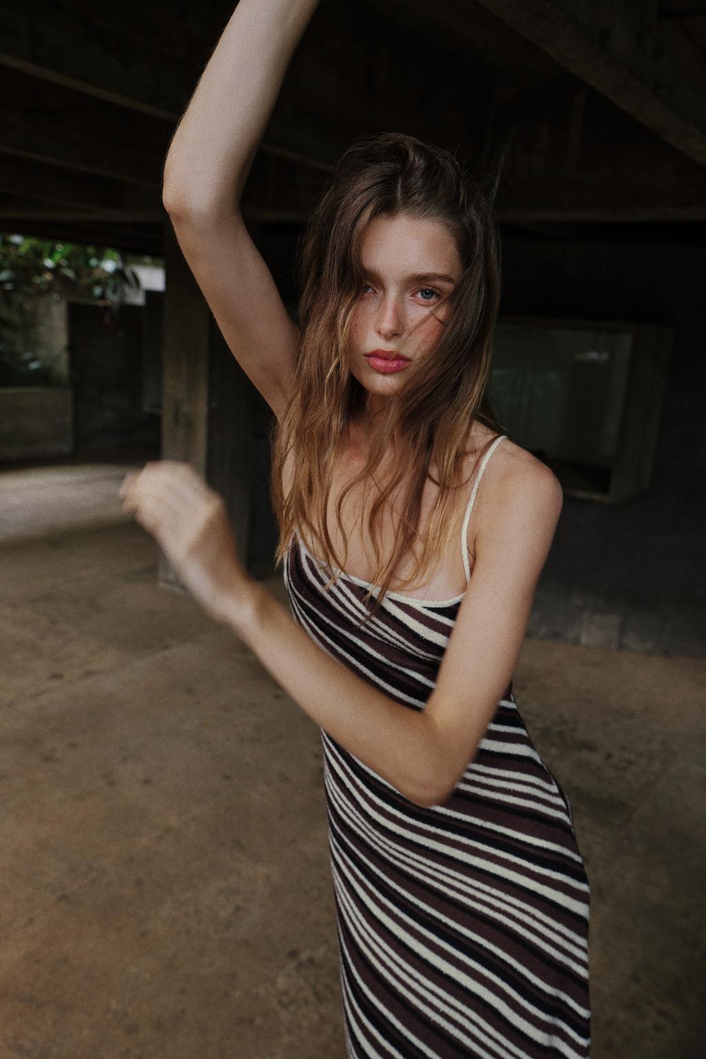 ПЛАТЬЕ МИДИ ИЗ ТКАНИ С ПОЛОСКАМИ