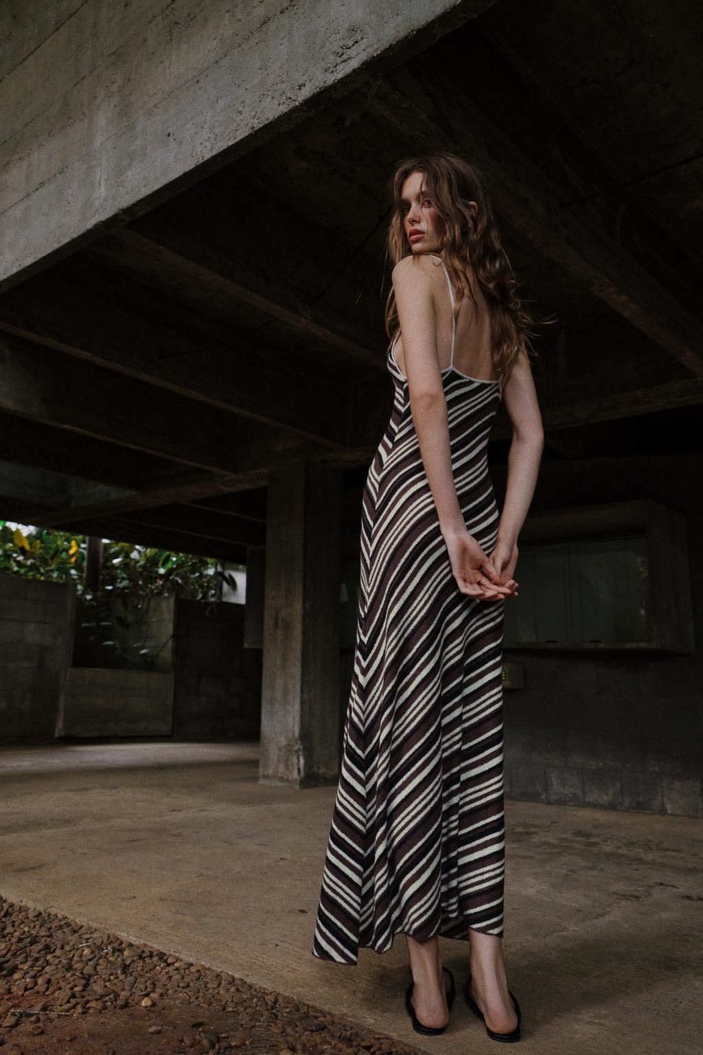 ПЛАТЬЕ МИДИ ИЗ ТКАНИ С ПОЛОСКАМИ