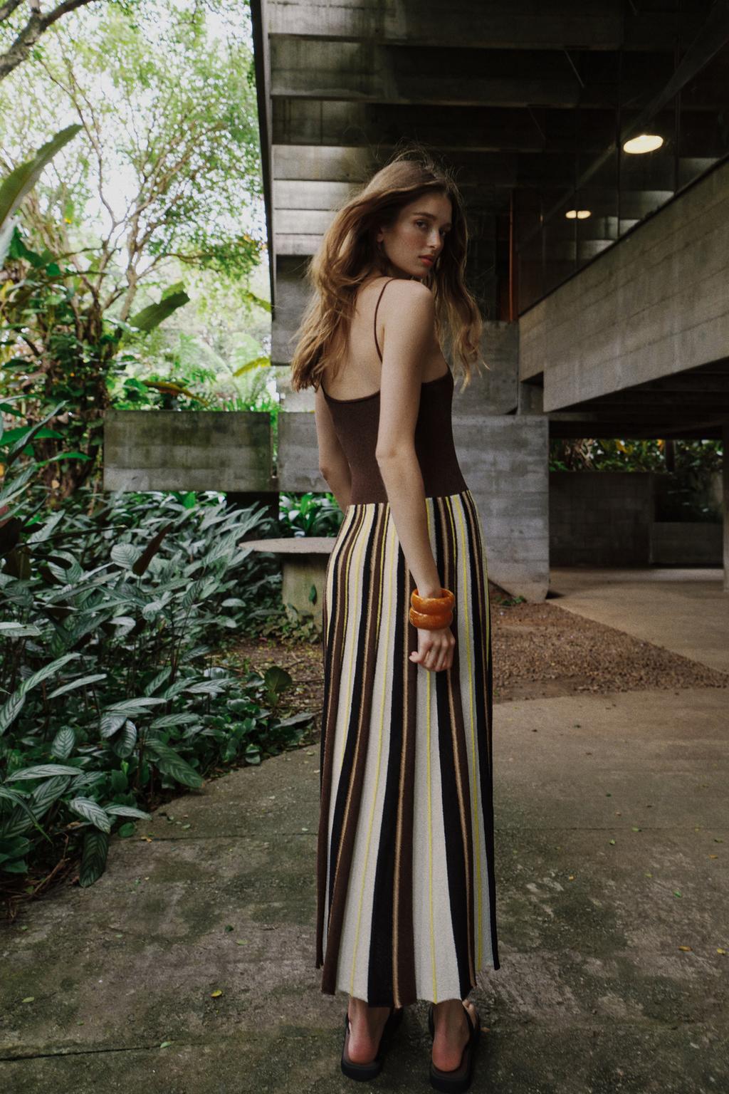 ПЛАТЬЕ ИЗ ТКАНИ В ПОЛОСКУ