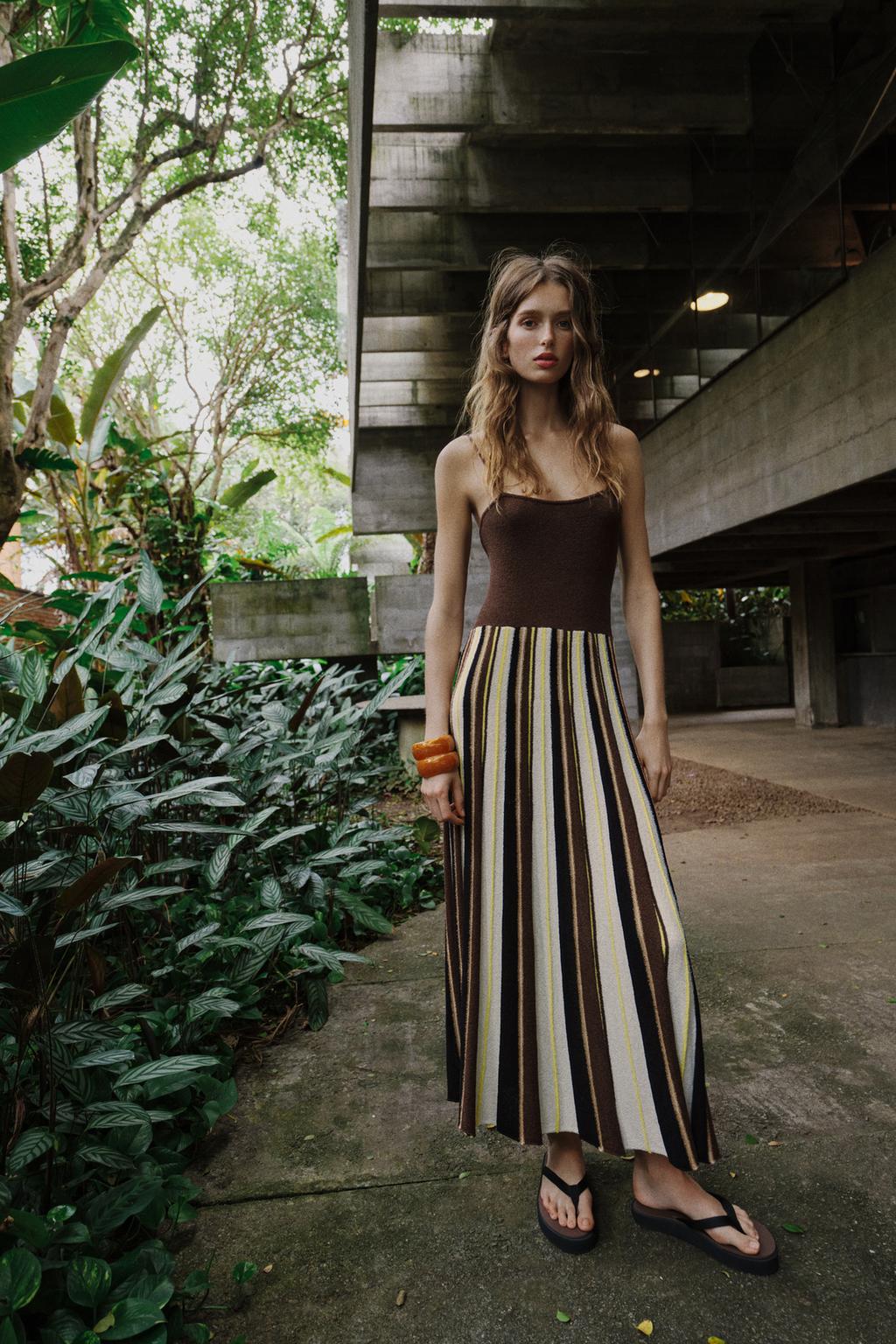 ПЛАТЬЕ ИЗ ТКАНИ В ПОЛОСКУ