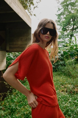 Топ в стиле рустик с рукавами-крылышками