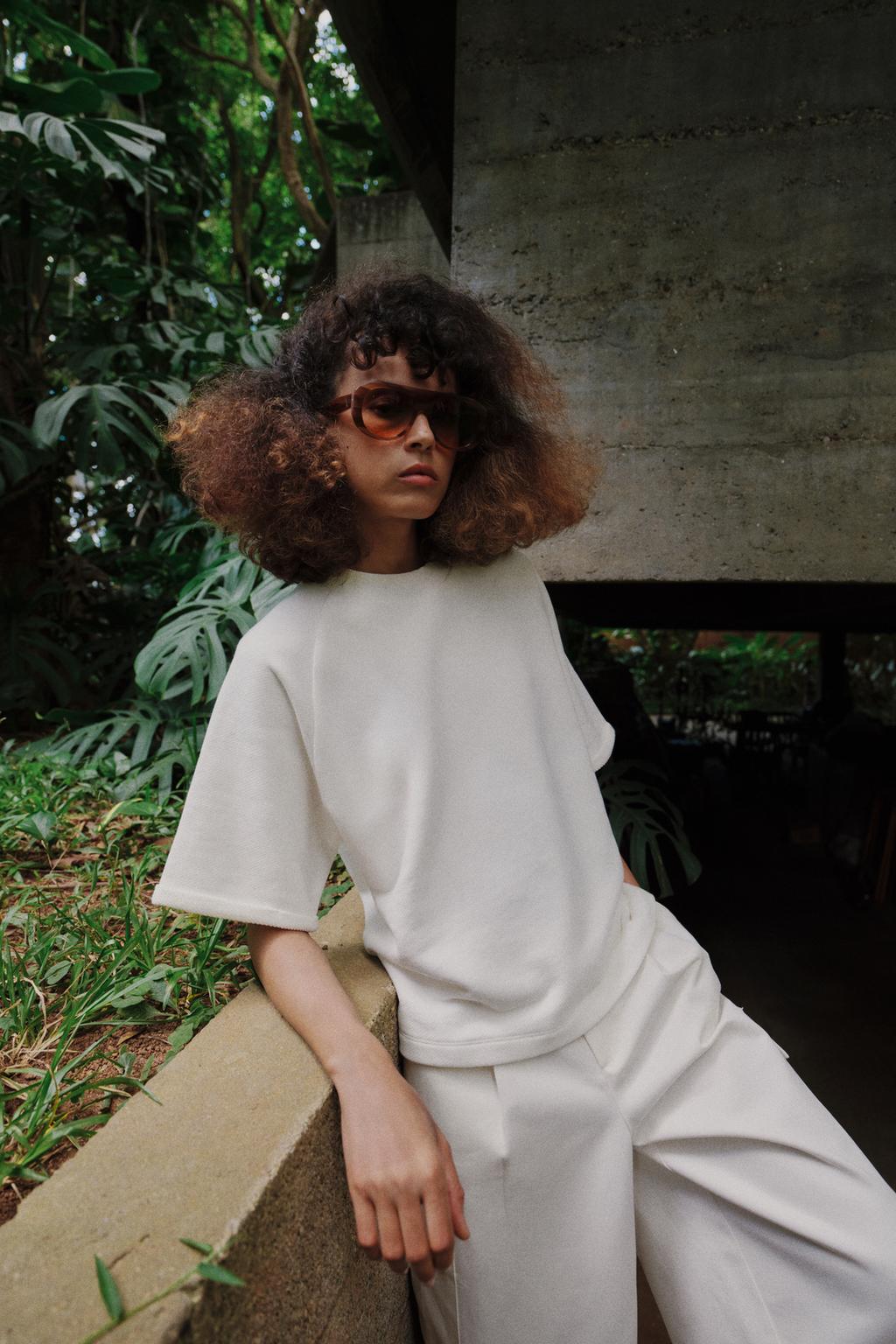 ТОЛСТОВКА С КОРОТКИМИ РУКАВАМИ