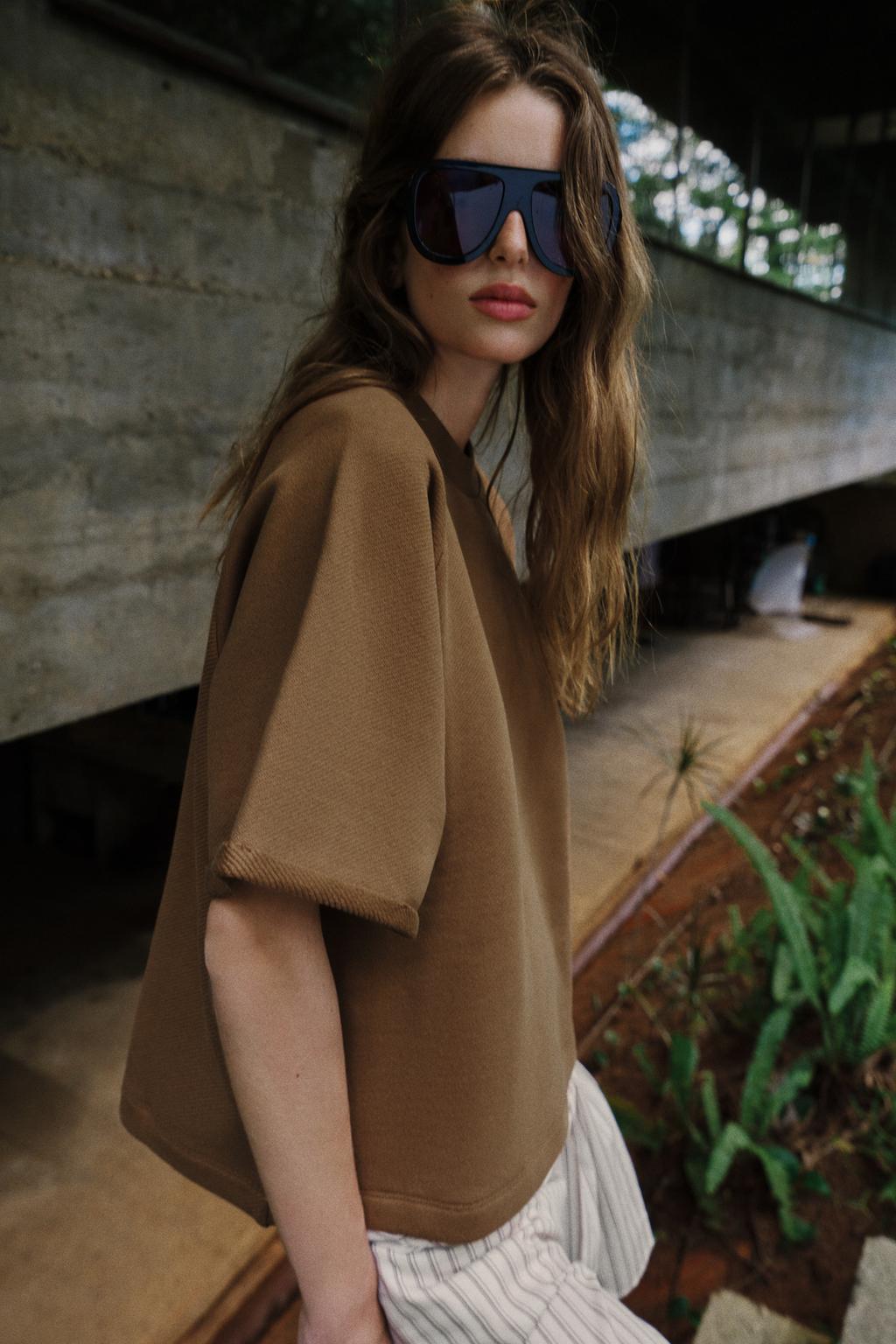 ТОЛСТОВКА С КОРОТКИМИ РУКАВАМИ