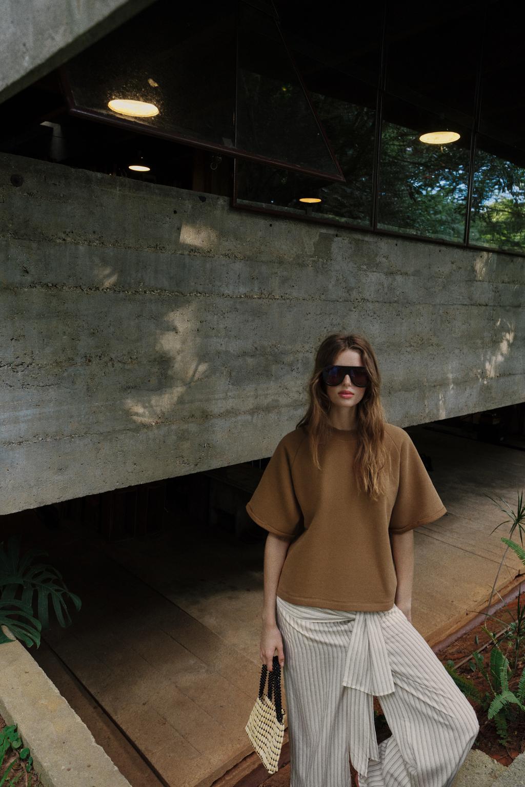 ТОЛСТОВКА С КОРОТКИМИ РУКАВАМИ