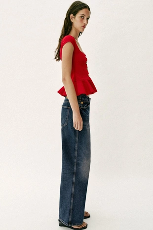 Топ с баской и пуговицами