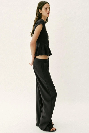 Топ с баской и пуговицами