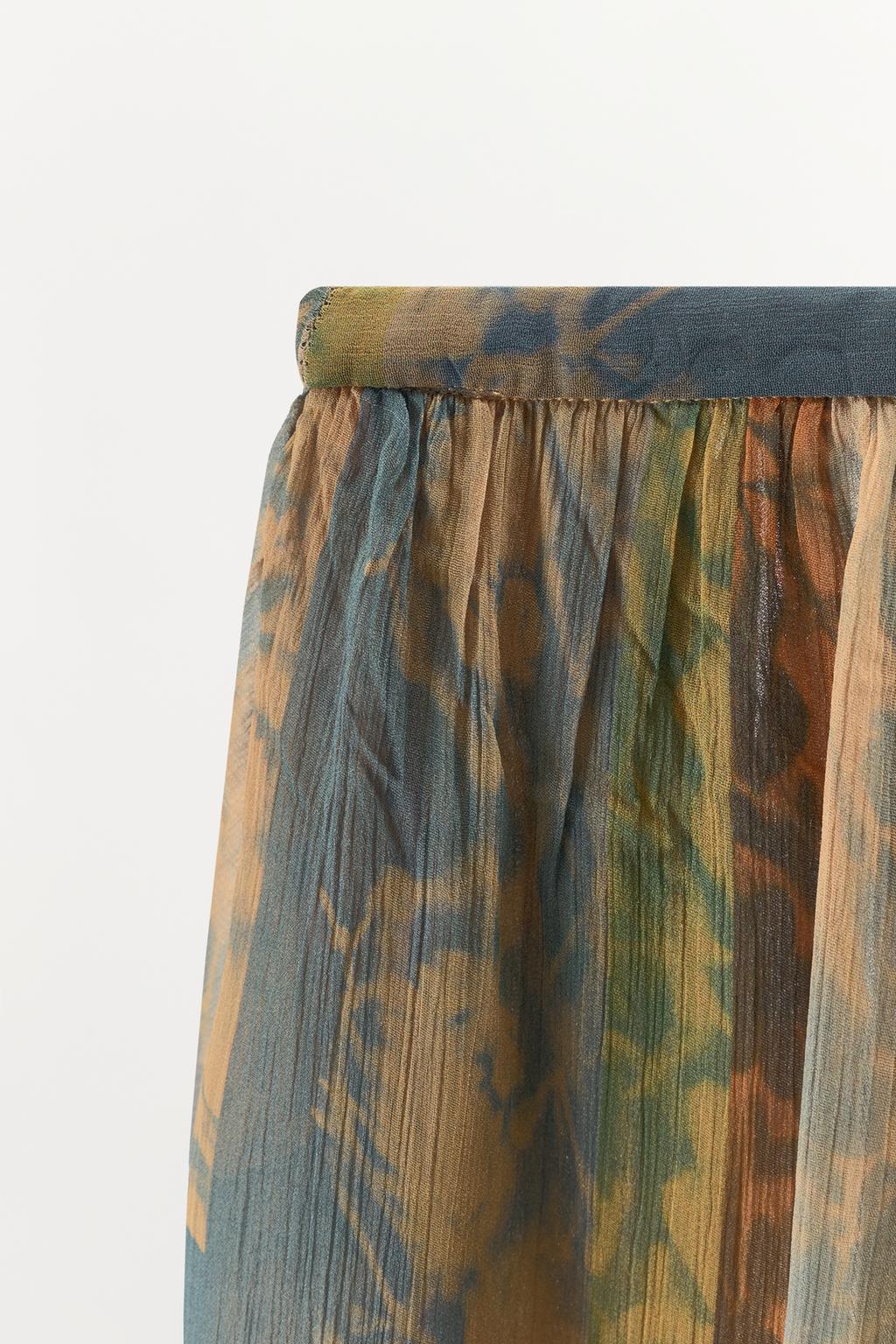 ОБЪЕМНЫЕ БРЮКИ С ПРИНТОМ И РАЗРЕЗАМИ