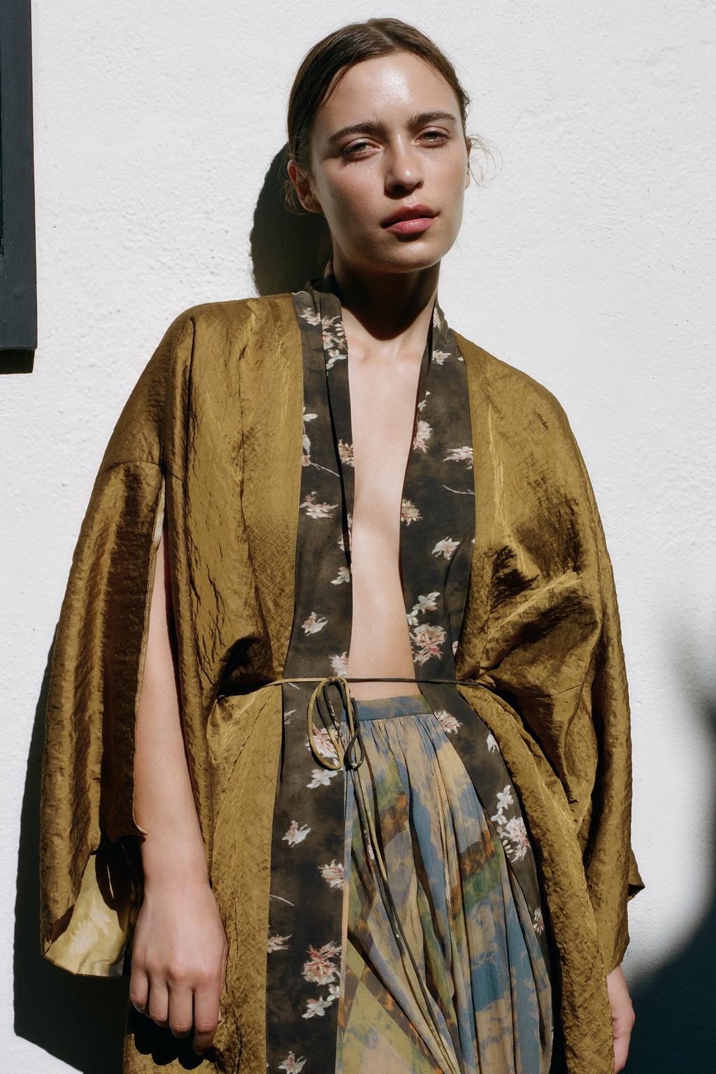 ДВУСТОРОННЕЕ КИМОНО С ПРИНТОМ