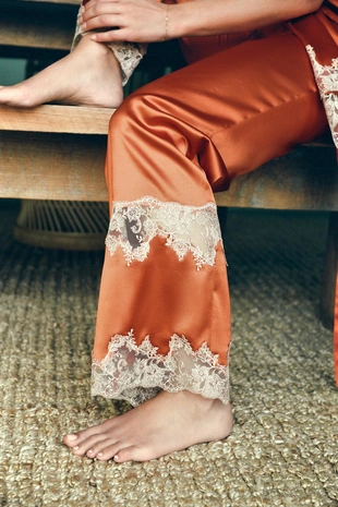 Атласные брюки с вышивкой- Заказать в России