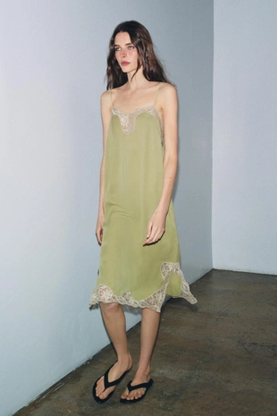 Атласное платье с кружевом — Zw Collection- Заказать в России