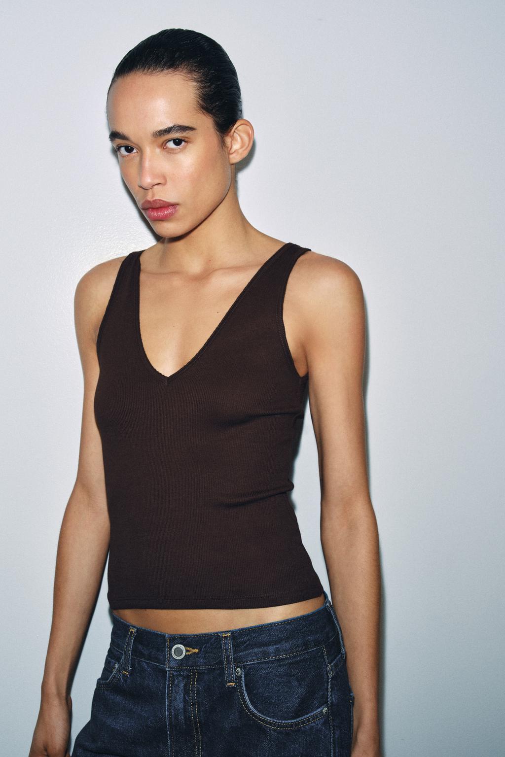 ТОП В РУБЧИК С V-ОБРАЗНЫМ ВЫРЕЗОМ