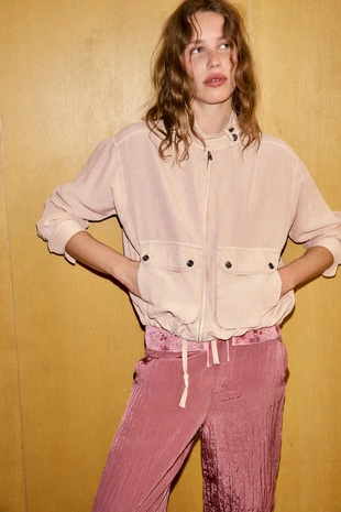 Куртка с карманами и эффектом потертости- Заказать в России