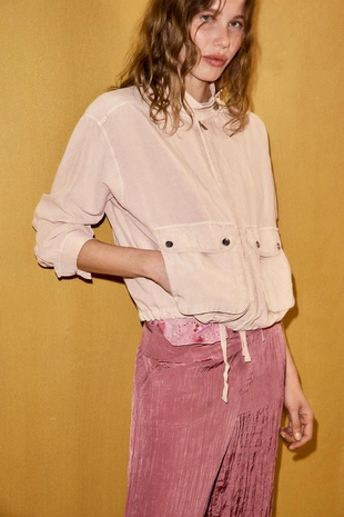 Куртка с карманами и эффектом потертости- Заказать в России