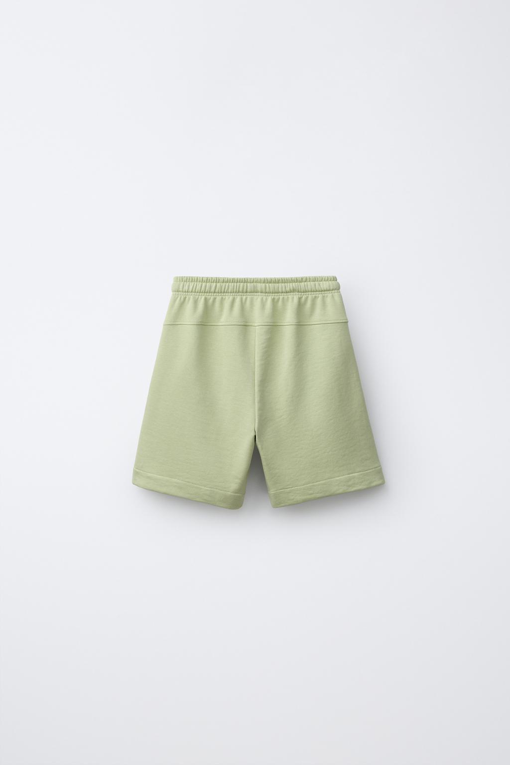 ОДНОТОННЫЕ ШОРТЫ ИЗ МЯГКОЙ ТКАНИ