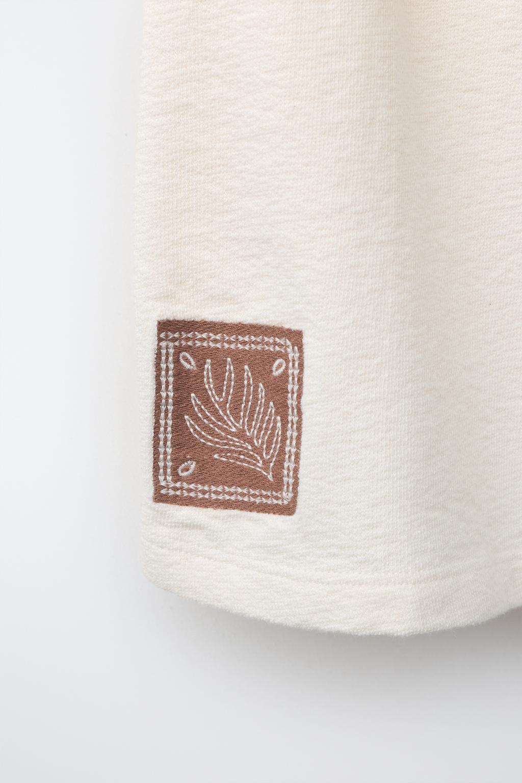 ШОРТЫ ИЗ МАХРОВОЙ ТКАНИ В СТИЛЕ КОЛОР-БЛОК С ВЫШИВКОЙ