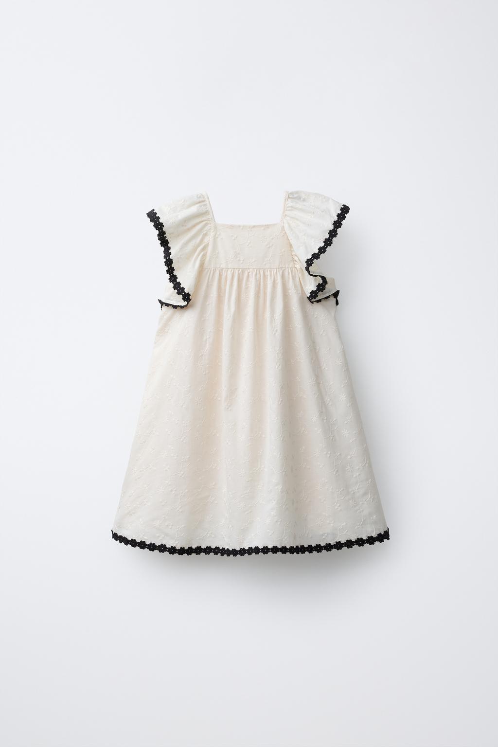 ПЛАТЬЕ С КОНТРАСТНОЙ ВЫШИВКОЙ