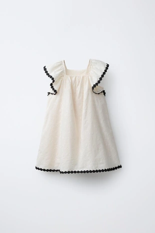 Платье с контрастной вышивкой- Заказать в России