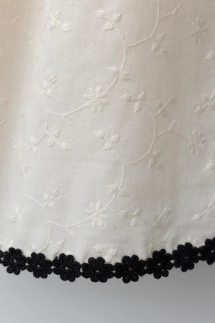 Платье с контрастной вышивкой- Заказать в России