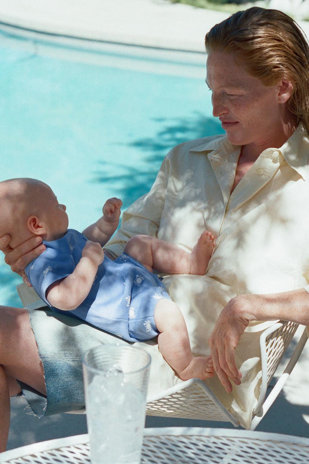 КОМБИНЕЗОН ИЗ РЕЛЬЕФНОЙ ТКАНИ С КРАБАМИ