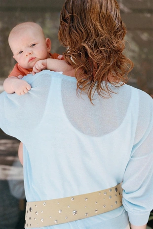 Комбинезон из рельефной ткани с принтом солнца- Заказать в России