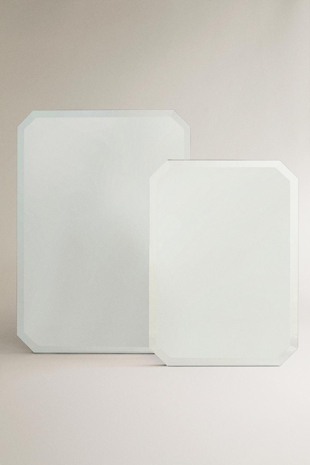 Прямоугольное зеркало настенное со скосами