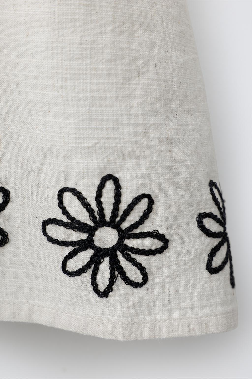 БЛУЗА С ЦВЕТОЧНОЙ ВЫШИВКОЙ