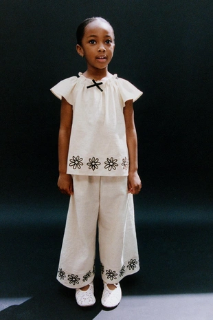 Блуза с цветочной вышивкой- Заказать в России