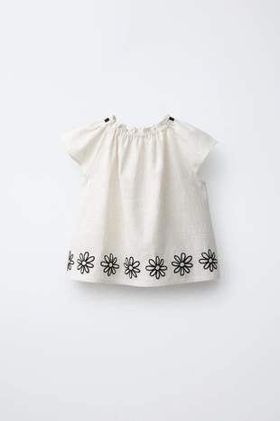 Блуза с цветочной вышивкой- Заказать в России