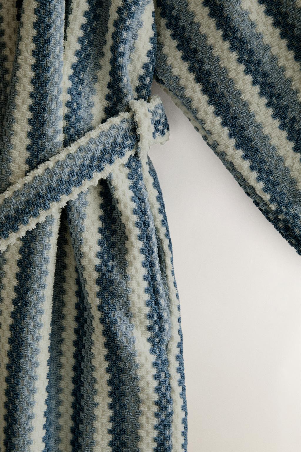 Халат с геометрическим жаккардовым узором