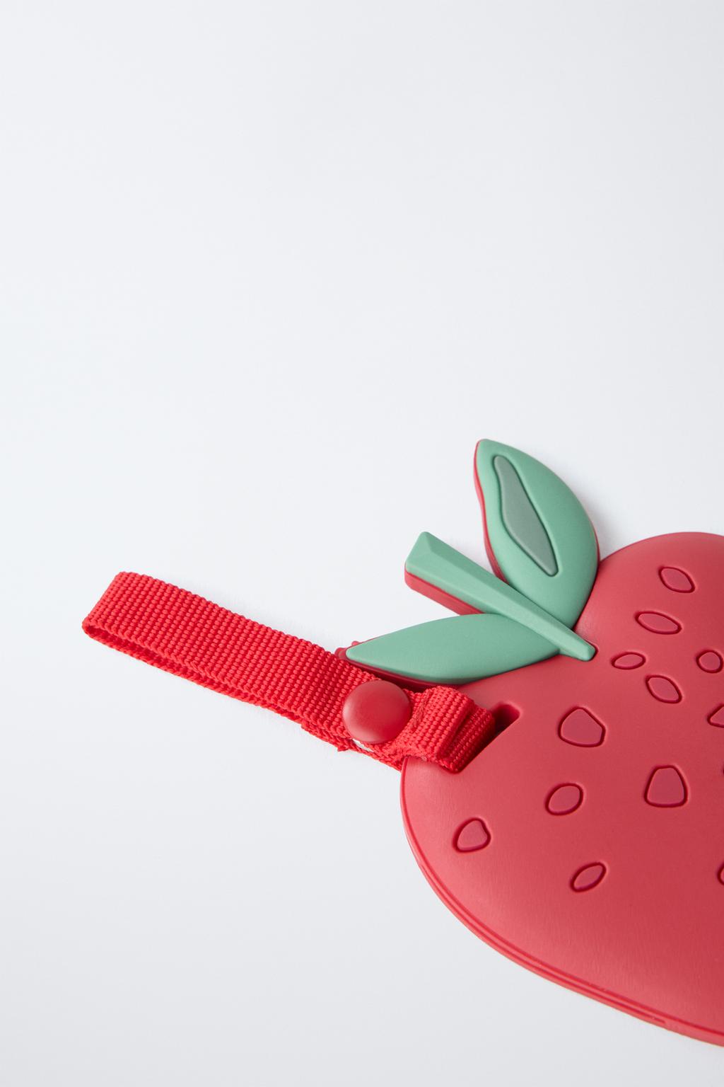 Брелок-идентификатор в форме клубники