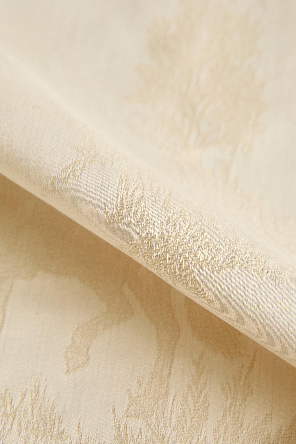 Тканевый бегунок с жаккардовым рисунком лошадей