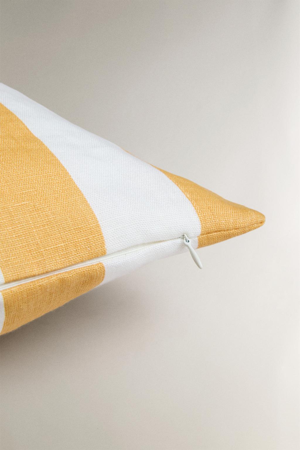 Чехол для подушки из льна в полоску