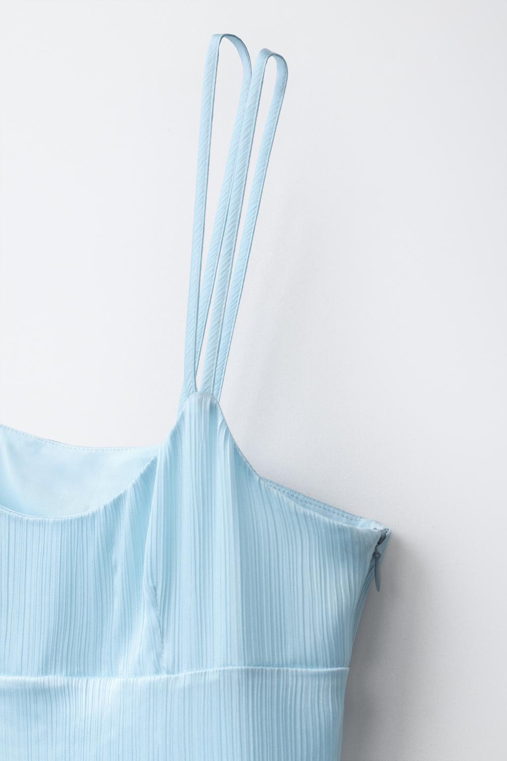 ОДНОТОННОЕ АТЛАСНОЕ ПЛАТЬЕ