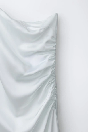 Атласное платье асимметричного кроя со стразами- Заказать в России