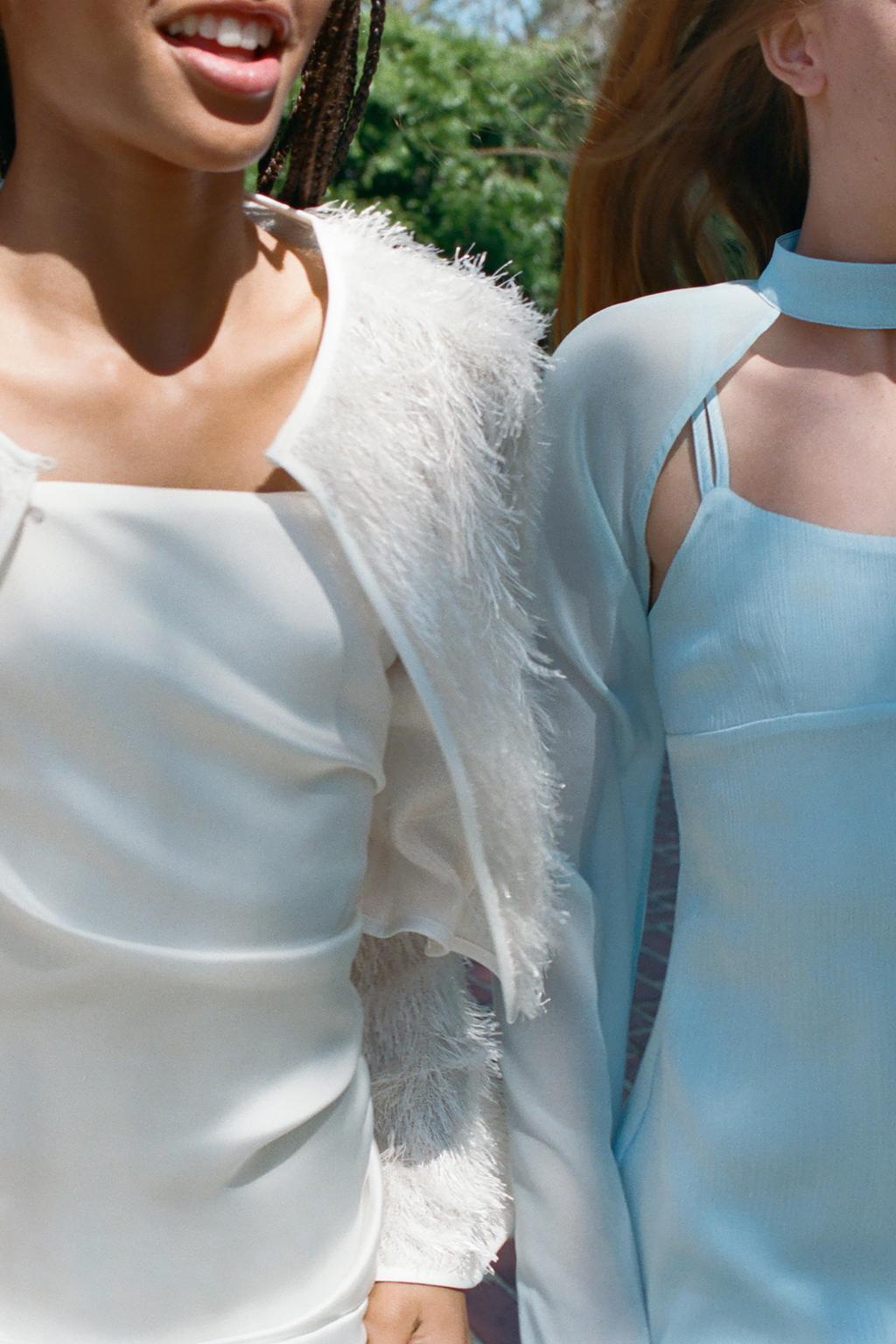 Рукава - кейп с воротником-стойкой