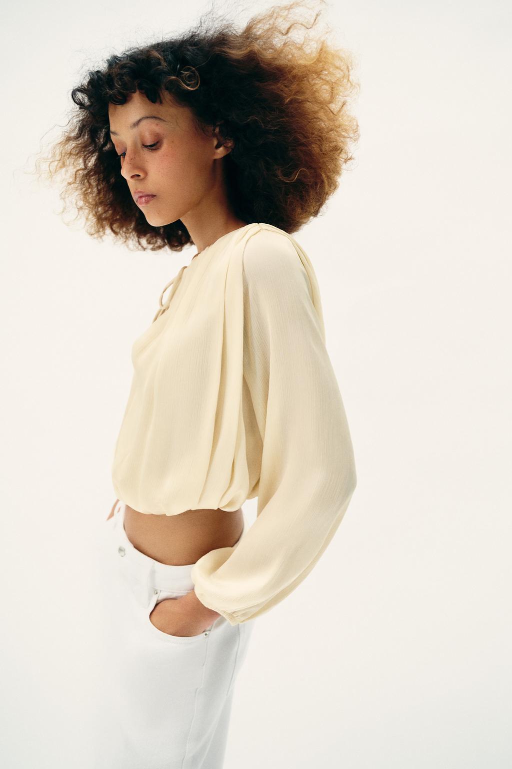 АТЛАСНАЯ БЛУЗА ОБЪЕМНОГО КРОЯ